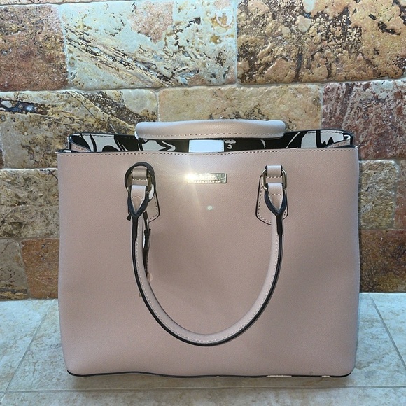 Trina Turk Beige PVC Structured Tote Bag Black White Pink Interior Gold Hardware - Picture 2 of 16